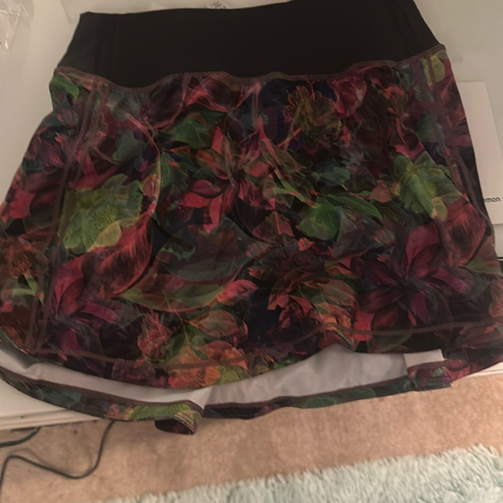 Brand new lululemon skirt